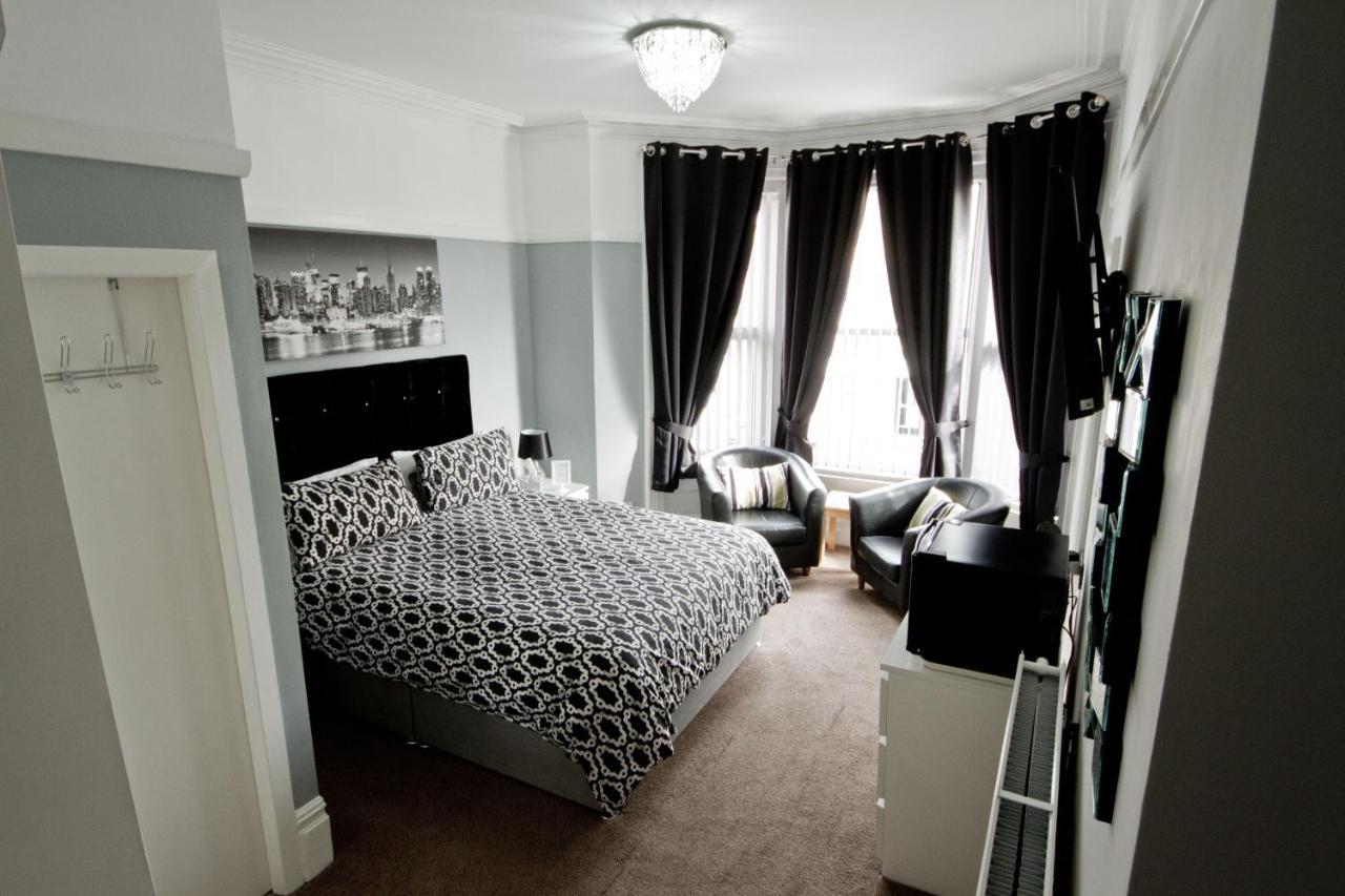 Rossall House , For Families & Couples Blackpool Esterno foto