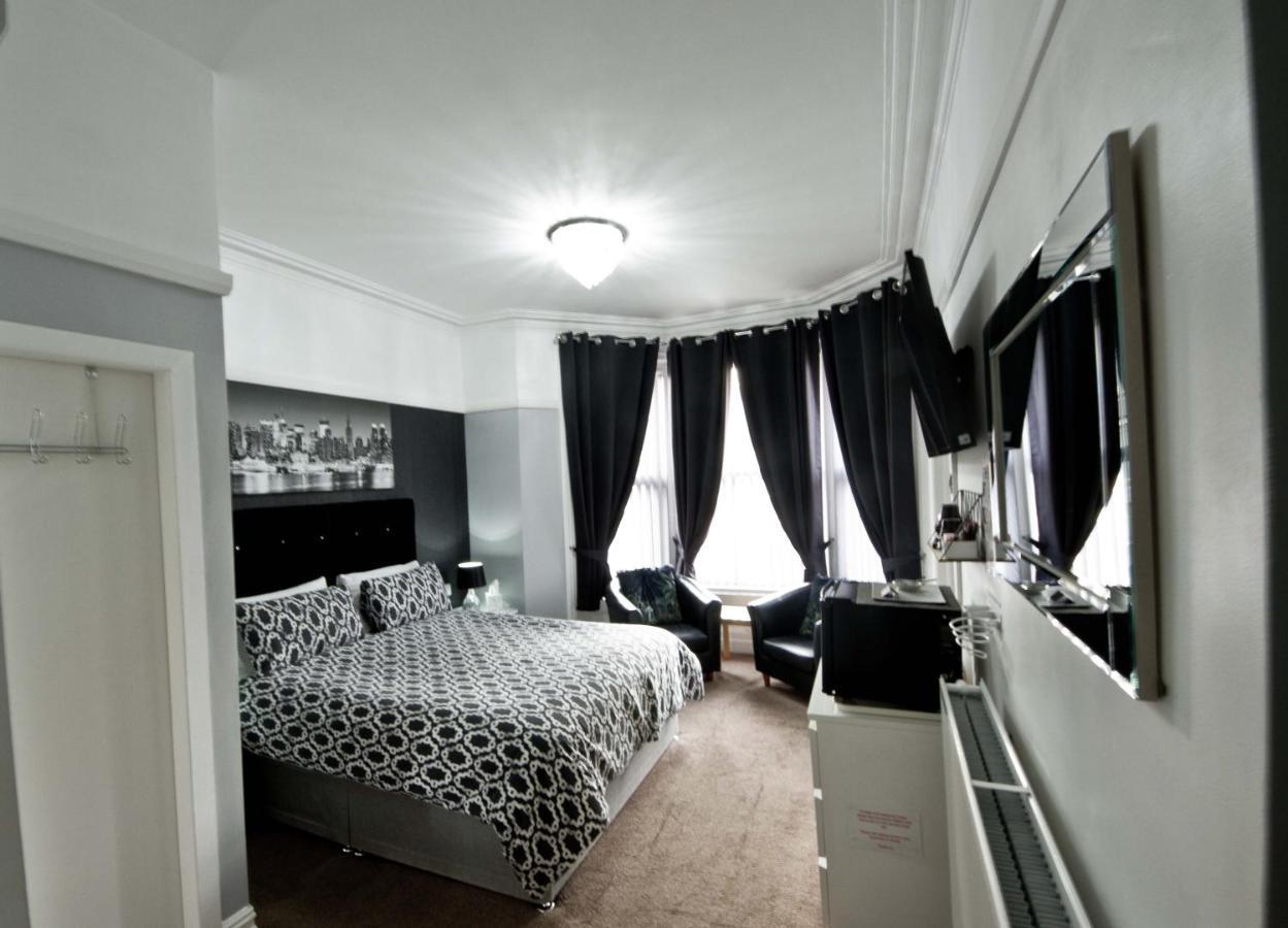 Rossall House , For Families & Couples Blackpool Esterno foto