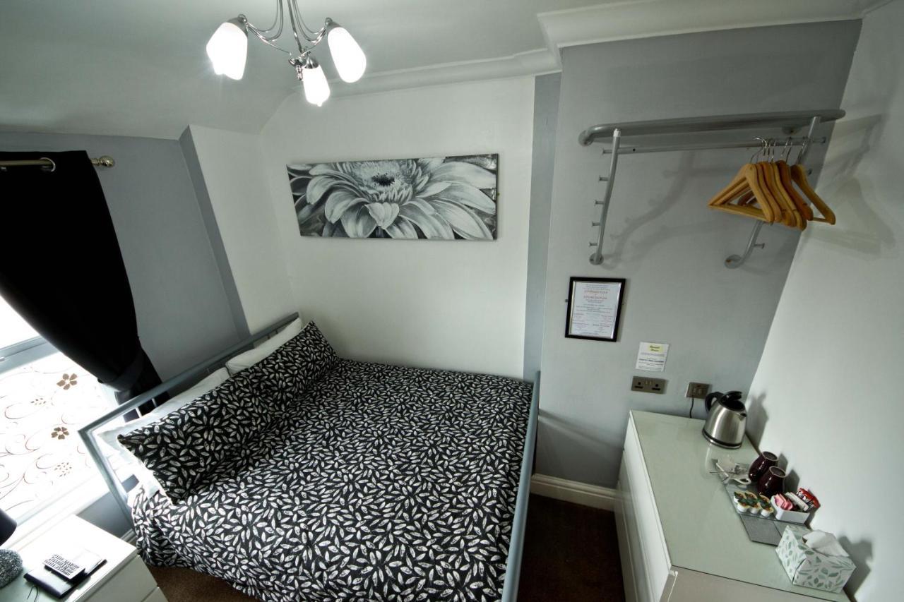 Rossall House , For Families & Couples Blackpool Esterno foto