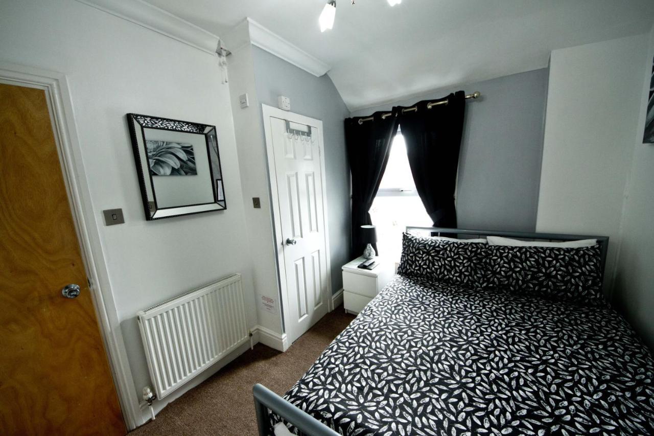 Rossall House , For Families & Couples Blackpool Esterno foto