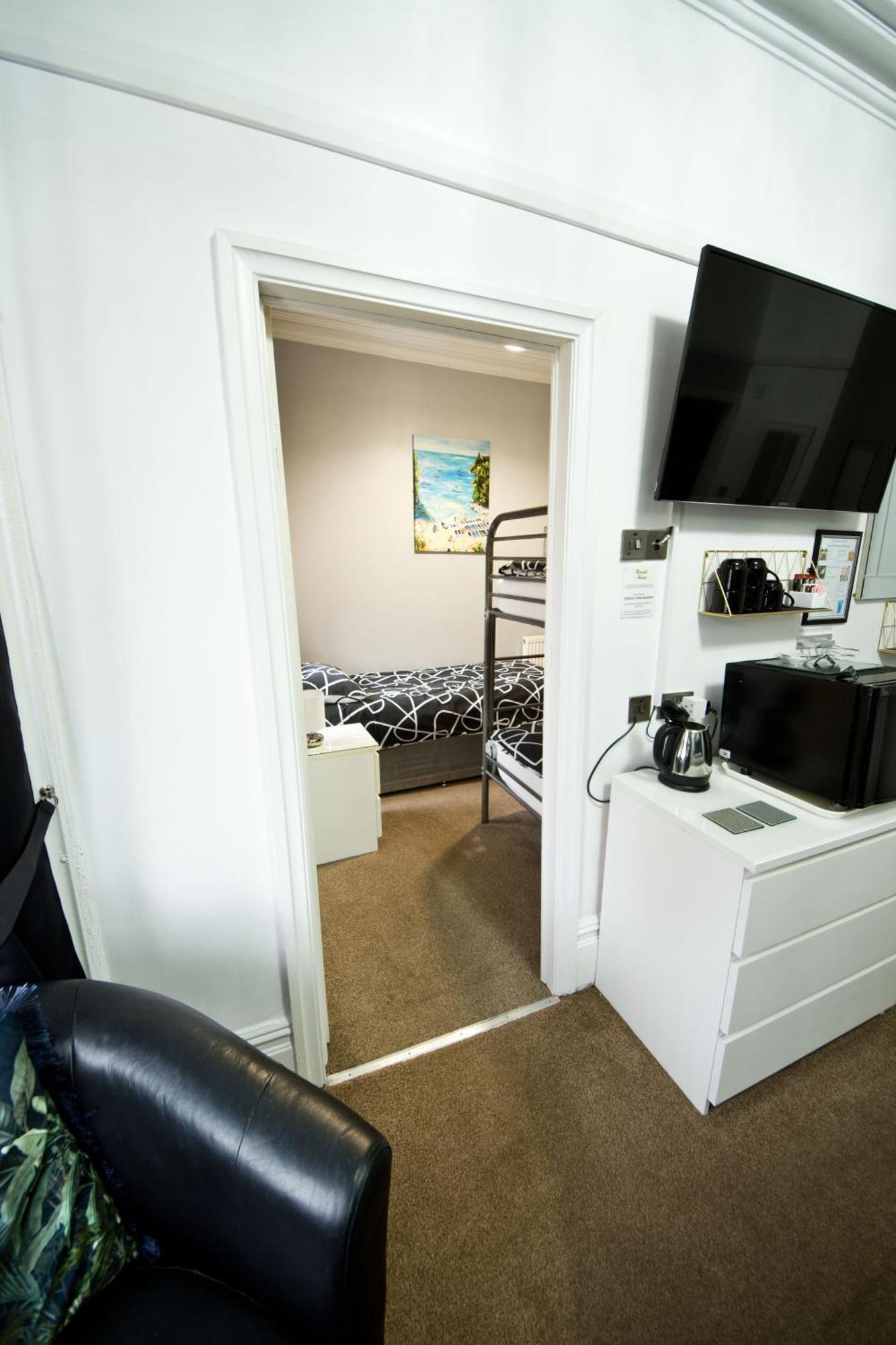Rossall House , For Families & Couples Blackpool Esterno foto