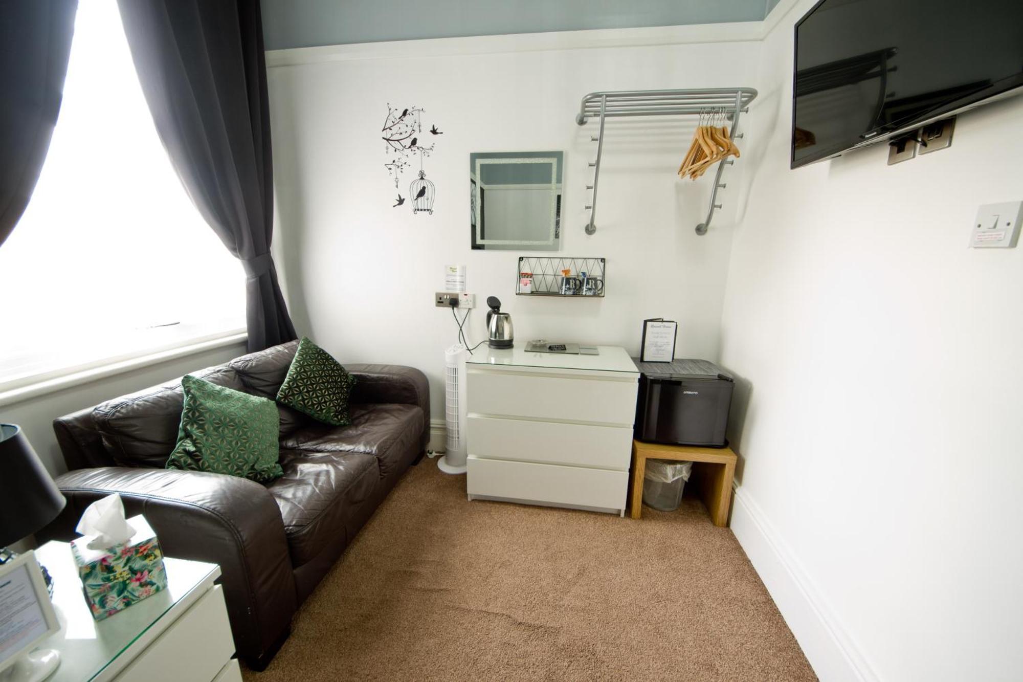 Rossall House , For Families & Couples Blackpool Esterno foto