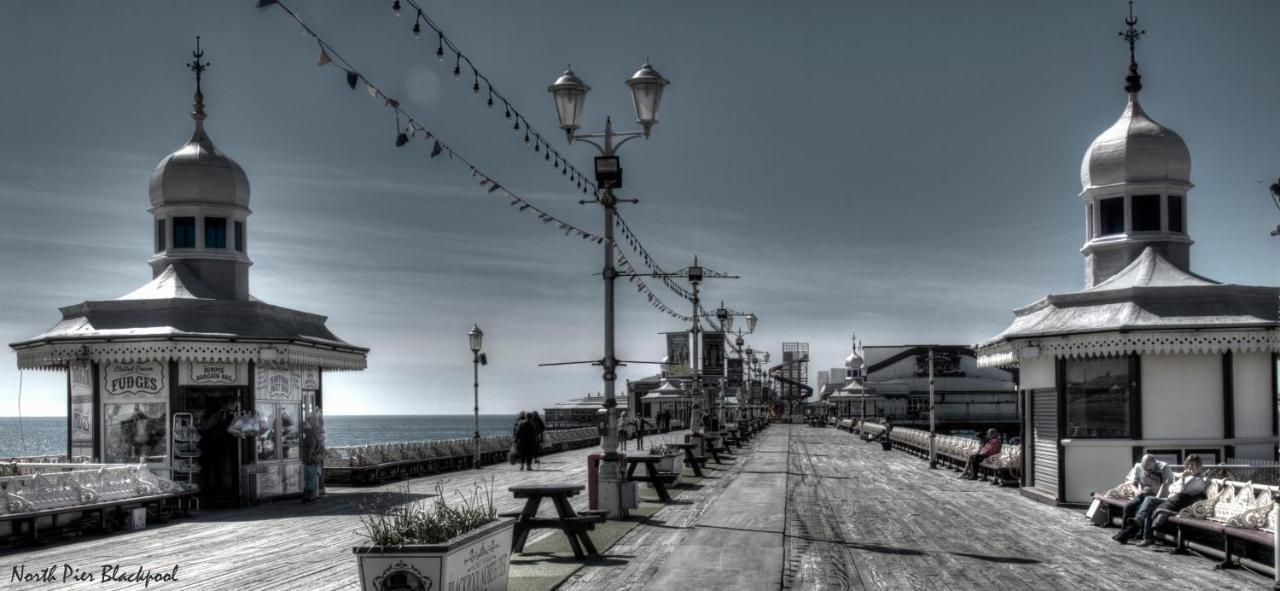 Rossall House , For Families & Couples Blackpool Esterno foto
